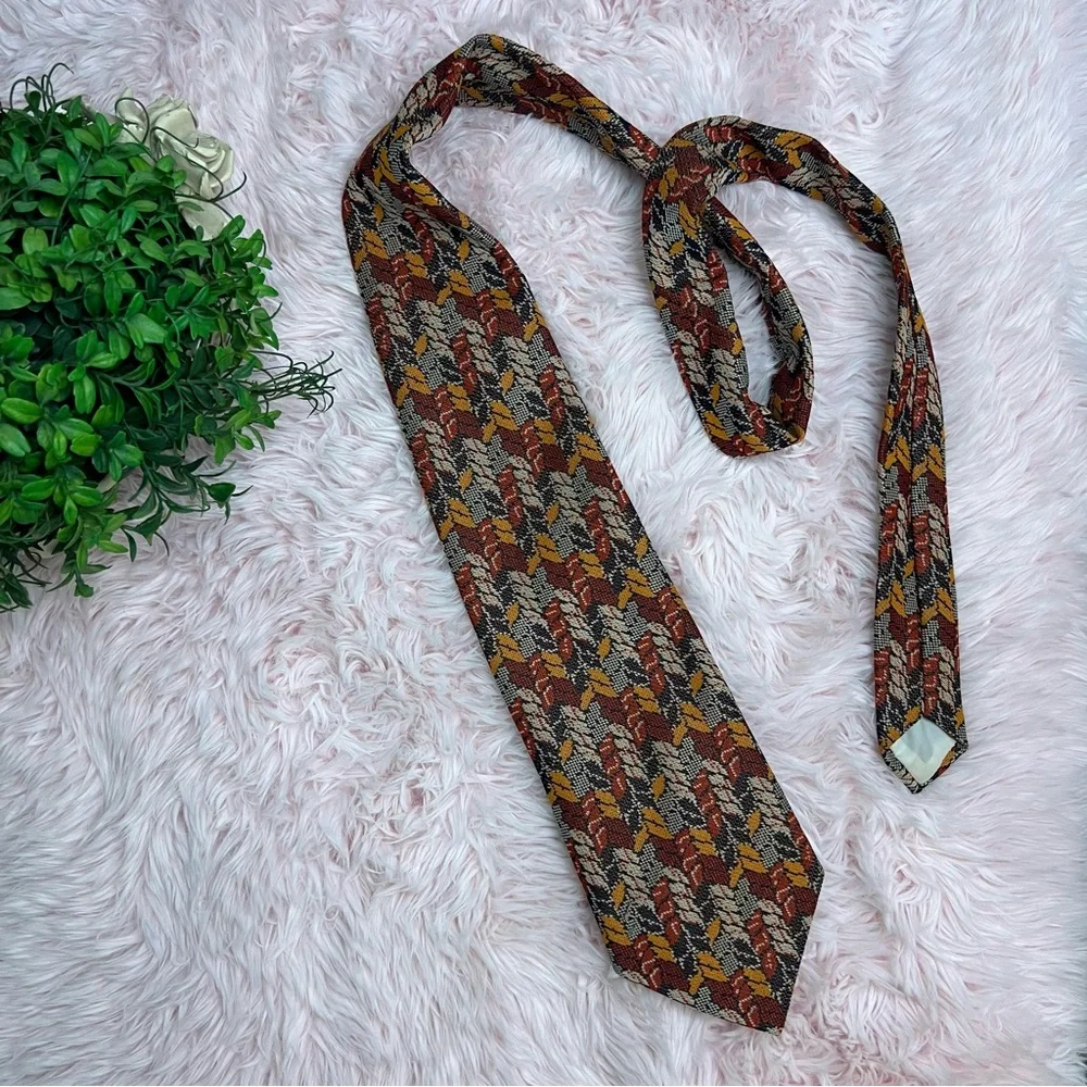 Sears The Men’s Store Vintage 70s Red Yellow Polyester‎ Double Knit Colorful Tie